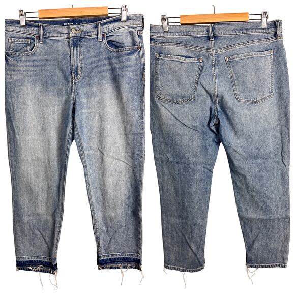 Old Navy Womens 12 Mid Rise Boyfriend Jeans Crop Capri Frayed Hem Light Wash - Picture 1 of 9